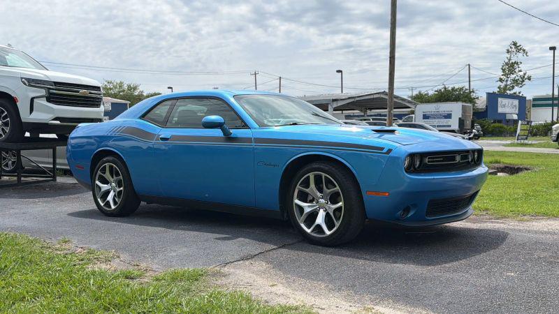2015 Dodge Challenger SXT Plus