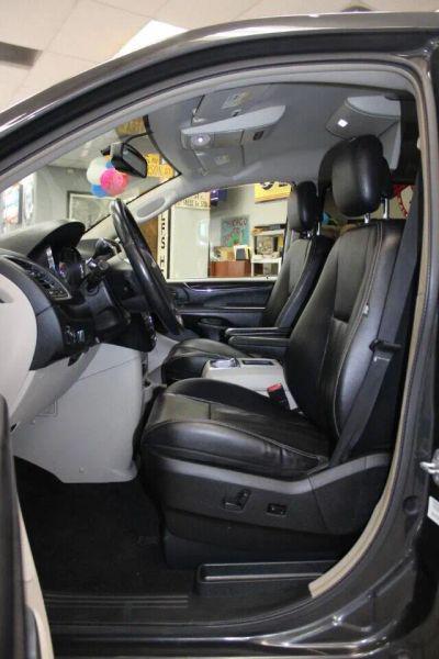 2012 Chrysler Town & Country Touring