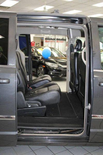 2012 Chrysler Town & Country Touring