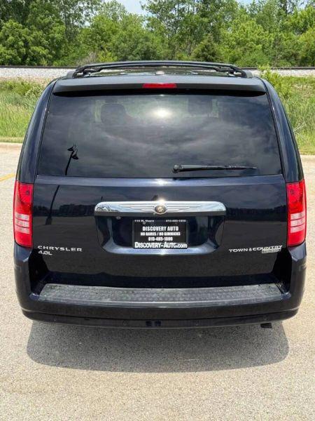 2010 Chrysler Town & Country Touring Plus