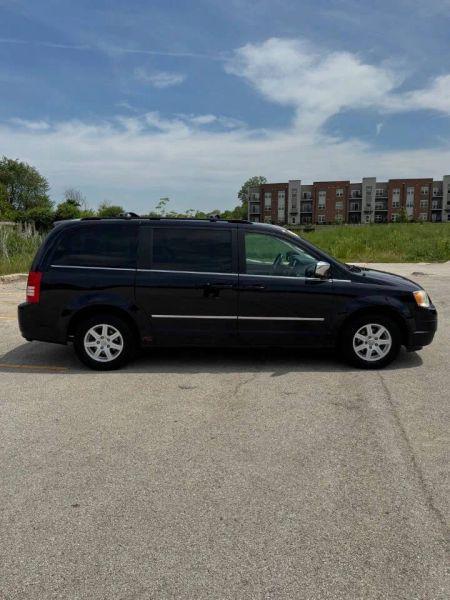 2010 Chrysler Town & Country Touring Plus