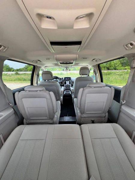 2010 Chrysler Town & Country Touring Plus