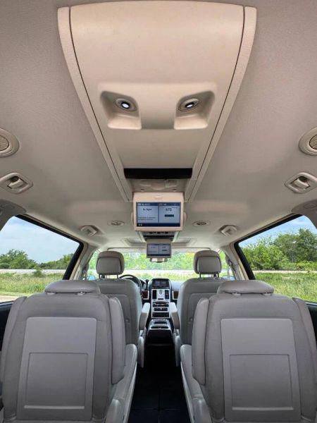 2010 Chrysler Town & Country Touring Plus