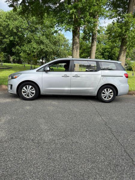 2018 Kia Sedona L