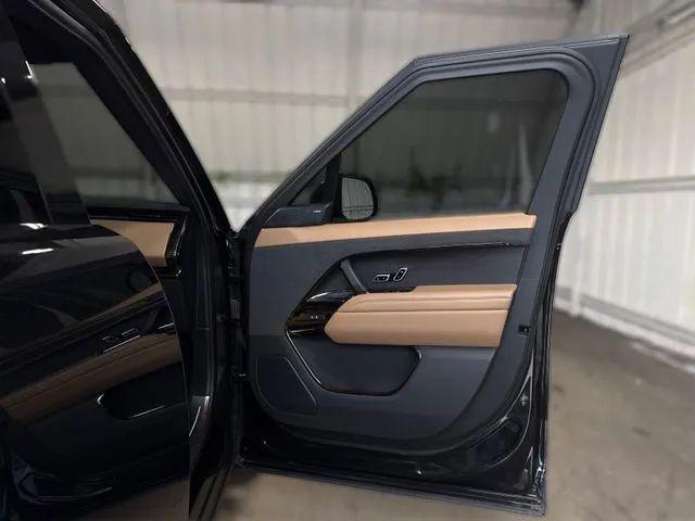 2025 Land Rover Range Rover Sport P360 SE
