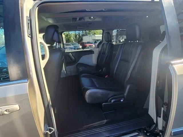 2015 Chrysler Town & Country Touring