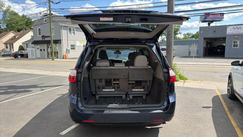 2018 Toyota Sienna XLE 7 Passenger
