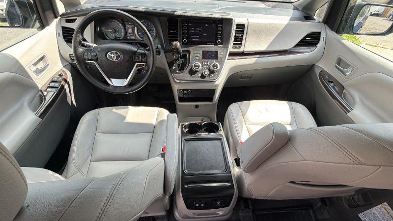 2018 Toyota Sienna XLE 7 Passenger