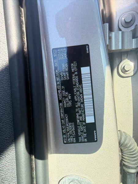 2024 Volvo XC40 B5 Plus Bright Theme