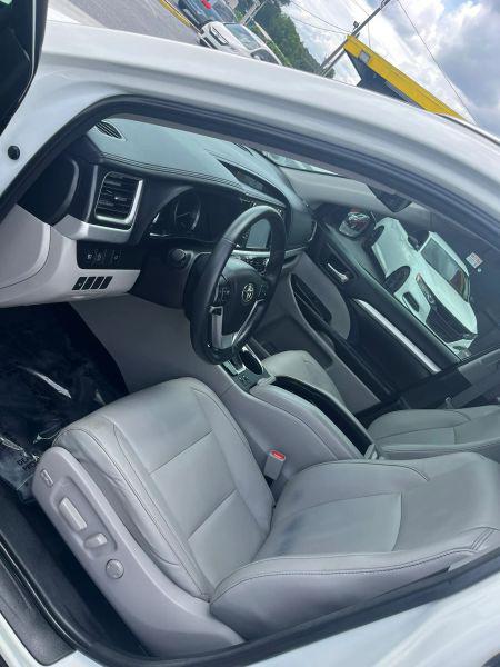 2017 Toyota Highlander LE
