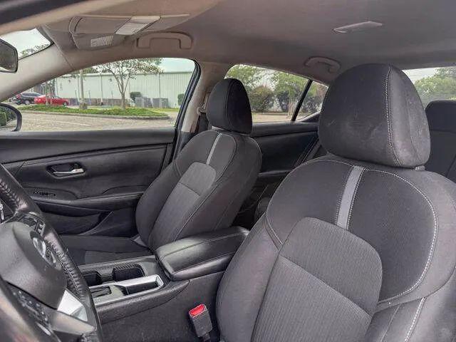 2022 Nissan Sentra SV Xtronic CVT