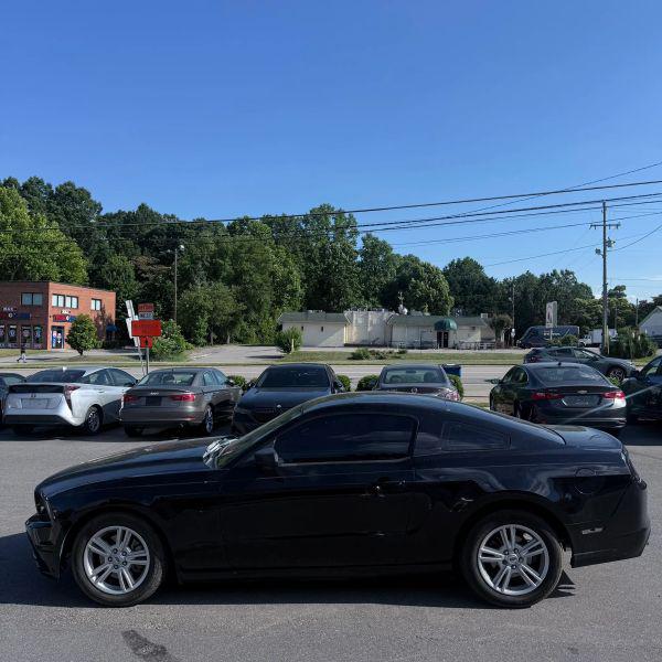 2014 Ford Mustang V6