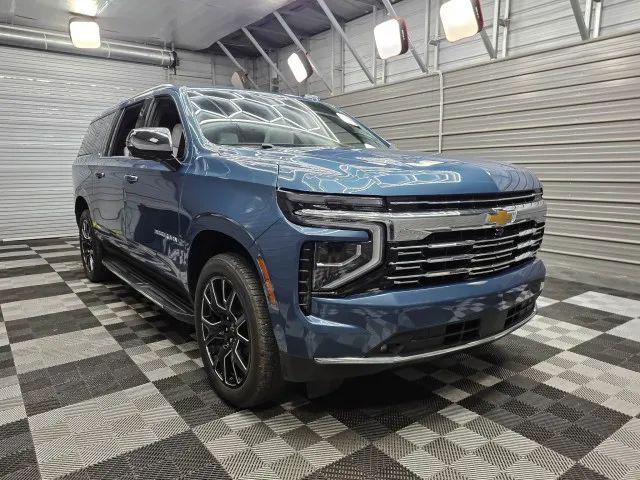 2025 Chevrolet Suburban 4WD Premier