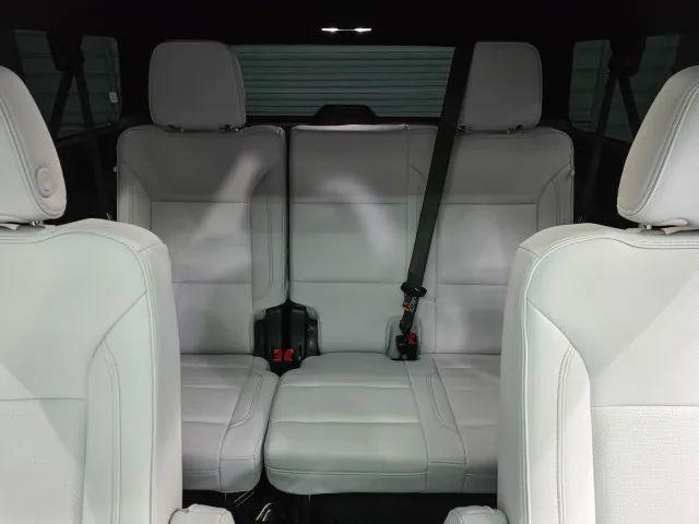 2025 Chevrolet Suburban 4WD Premier