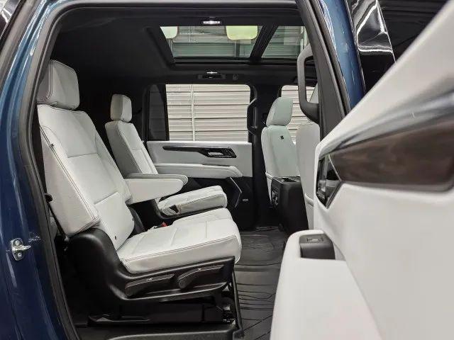 2025 Chevrolet Suburban 4WD Premier