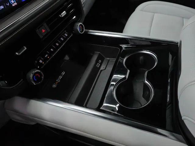 2025 Chevrolet Suburban 4WD Premier