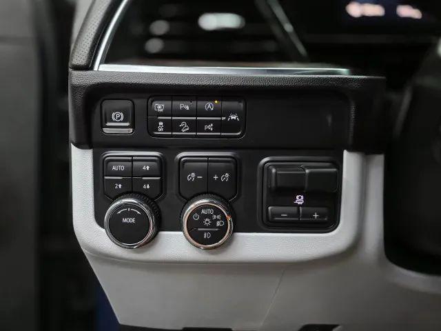 2025 Chevrolet Suburban 4WD Premier