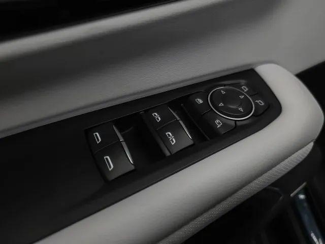 2025 Chevrolet Suburban 4WD Premier