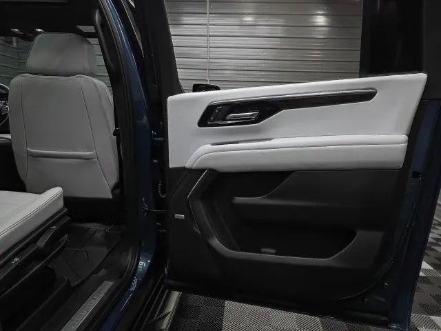 2025 Chevrolet Suburban 4WD Premier