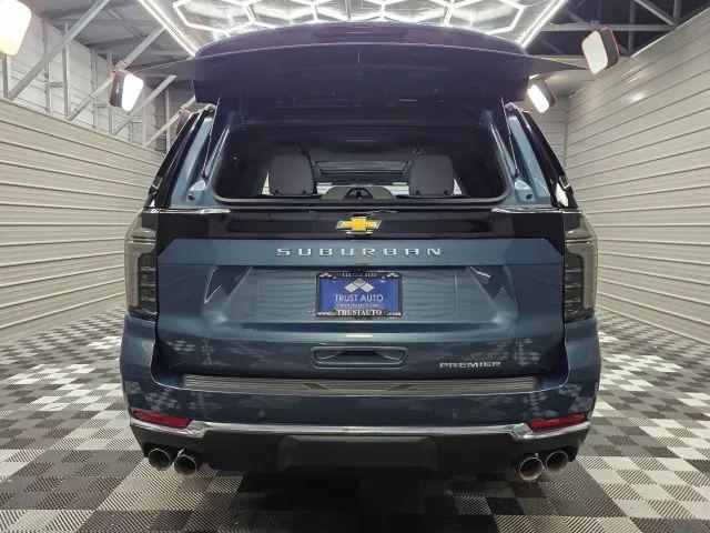 2025 Chevrolet Suburban 4WD Premier