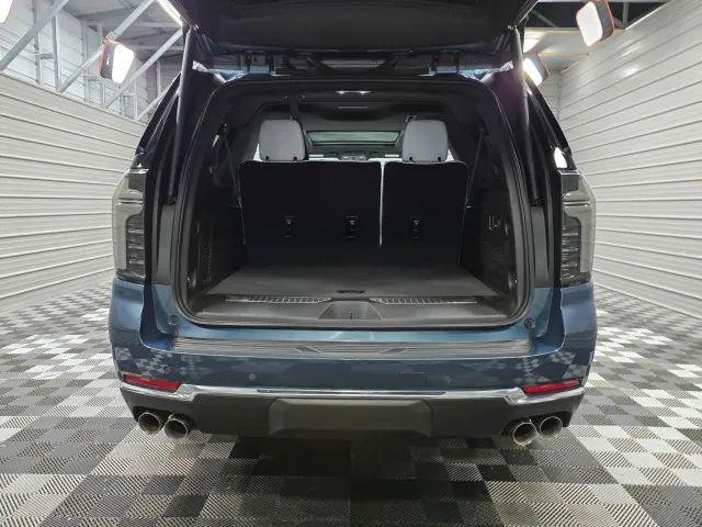 2025 Chevrolet Suburban 4WD Premier