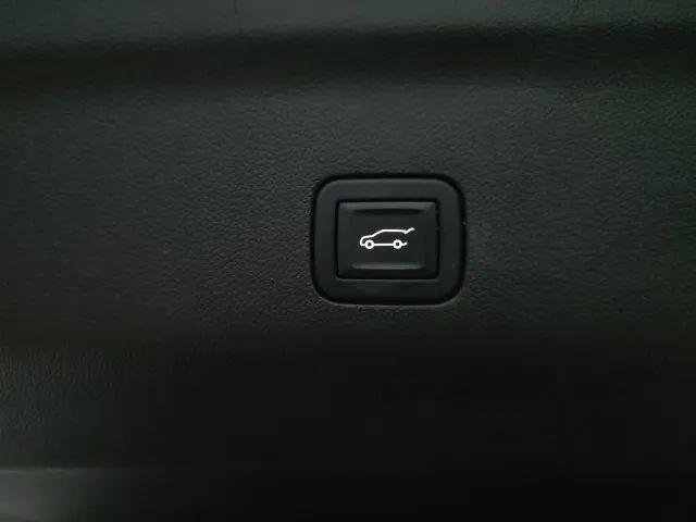 2025 Chevrolet Suburban 4WD Premier