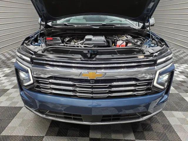 2025 Chevrolet Suburban 4WD Premier