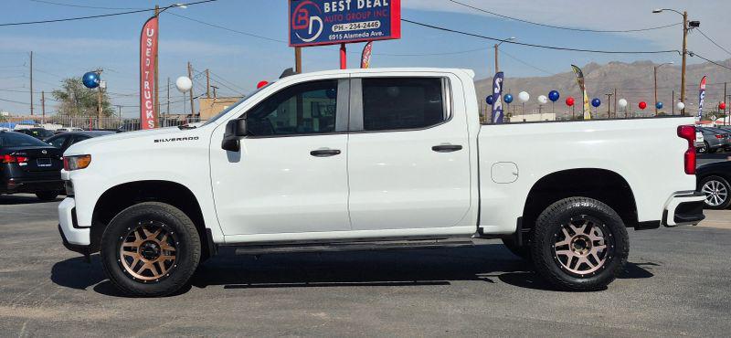 2022 Chevrolet Silverado 1500 2WD Crew Cab Short Bed Custom