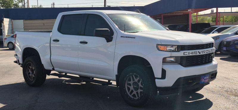 2022 Chevrolet Silverado 1500 2WD Crew Cab Short Bed Custom