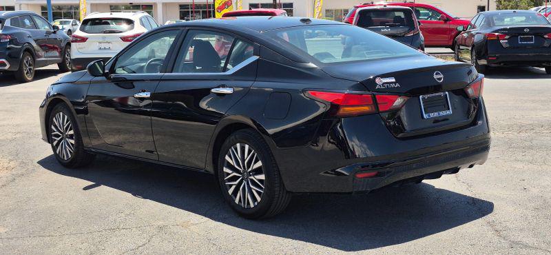 2025 Nissan Altima SV FWD