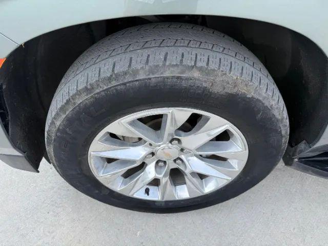 2023 Chevrolet Suburban 4WD Premier