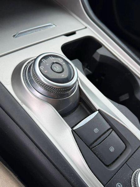2020 Ford Explorer Base