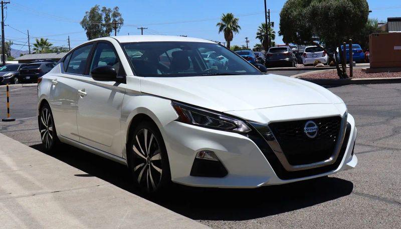 2020 Nissan Altima SR FWD
