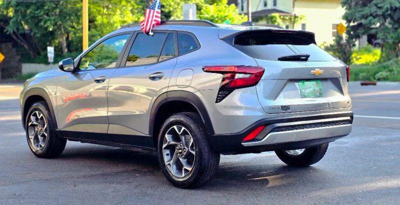 2025 Chevrolet Trax FWD LT