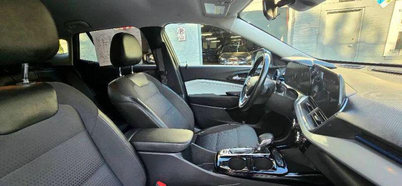 2025 Chevrolet Trax FWD LT