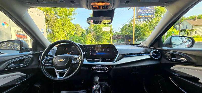 2025 Chevrolet Trax FWD LT
