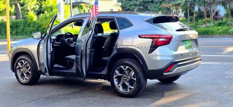 2025 Chevrolet Trax FWD LT