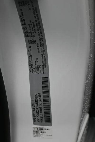 2027 Chrysler Pacifica Select