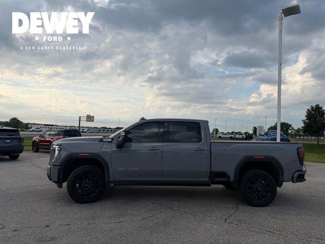 2024 GMC Sierra 2500HD 4WD Crew Cab Standard Bed AT4
