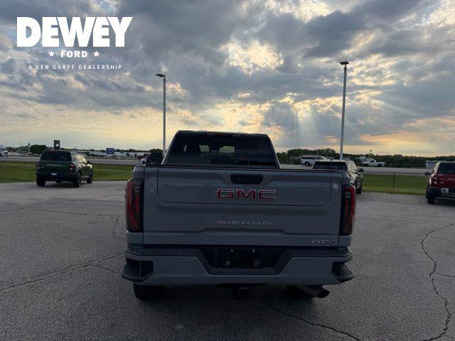 2024 GMC Sierra 2500HD 4WD Crew Cab Standard Bed AT4
