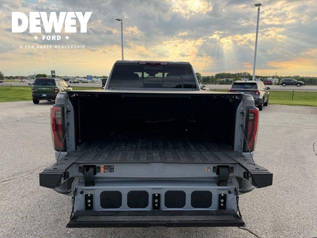 2024 GMC Sierra 2500HD 4WD Crew Cab Standard Bed AT4