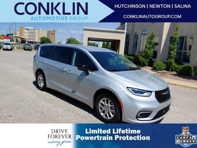 2024 Chrysler Pacifica Touring L for sale in Hutchinson, KS