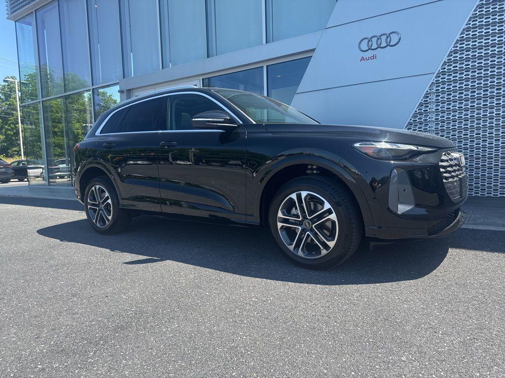 Mythos Black Metallic 2025 Audi Q5 SUV / Crossover All-Wheel Drive 7-Speed Automatic