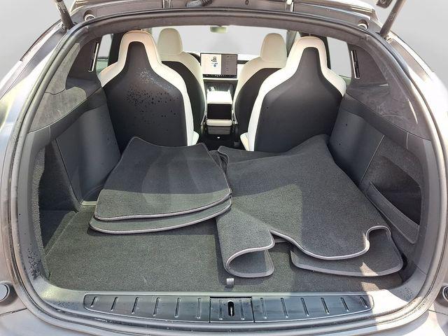 2022 Tesla Model X Plaid Tri Motor All-Wheel Drive