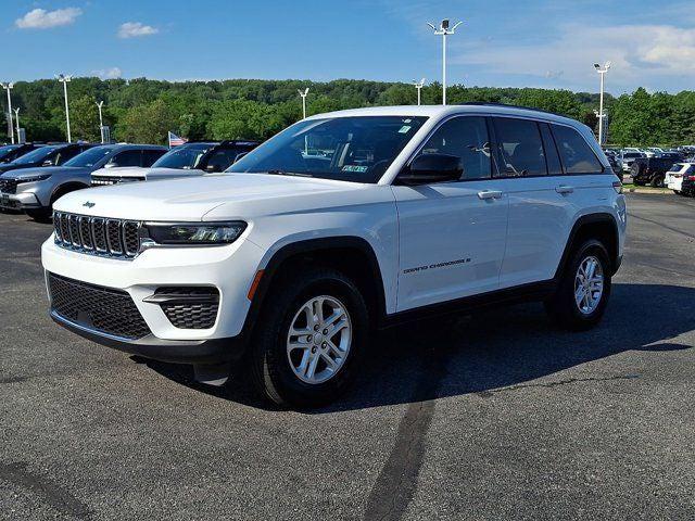 2022 Jeep Grand Cherokee Laredo 4x4 2022 Jeep Grand Cherokee Laredo 4x4