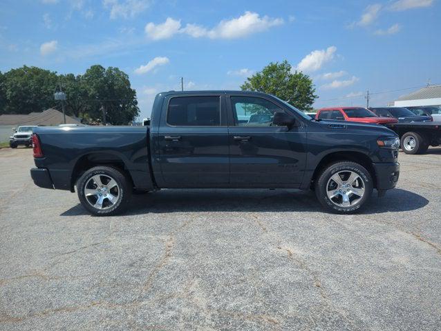 2026 RAM 1500 RAM 1500 EXPRESS CREW CAB 4X4 57 BOX