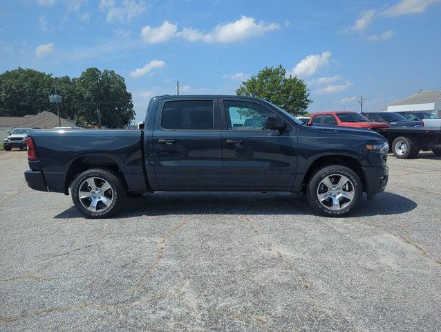 2026 RAM 1500 RAM 1500 EXPRESS CREW CAB 4X4 57 BOX