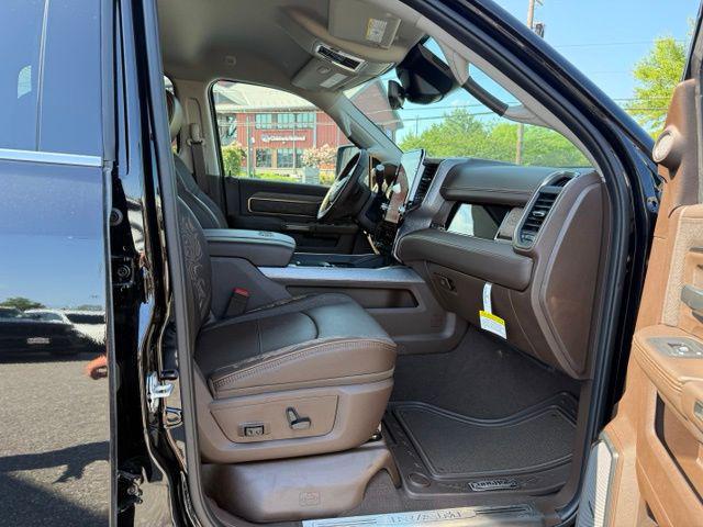 2026 Ram 3500 Limited Longhorn Crew Cab 4x4 8 Box