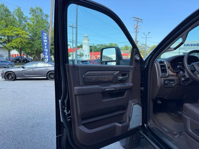 2026 Ram 3500 Limited Longhorn Crew Cab 4x4 8 Box