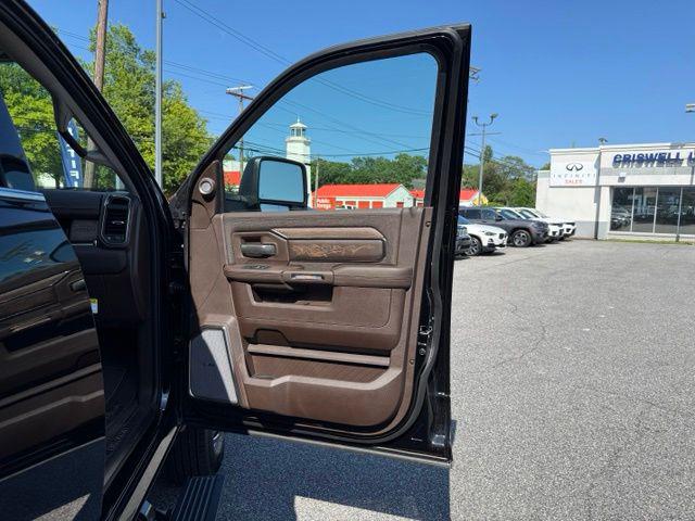 2026 Ram 3500 Limited Longhorn Crew Cab 4x4 8 Box